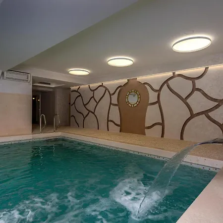 度假居 Awesome In With Heated Swimming Pool