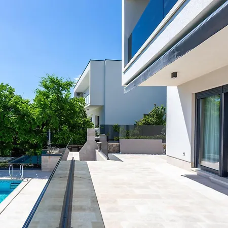 度假居 Awesome In With Heated Swimming Pool