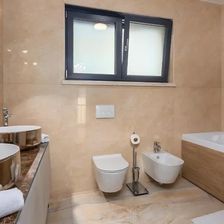 度假居 Awesome In With Heated Swimming Pool
