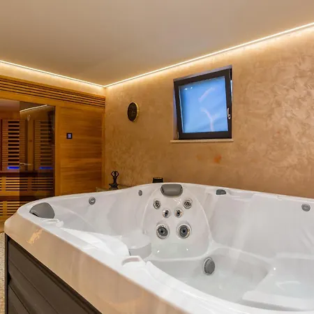Awesome In With Heated Swimming Pool 度假居 *