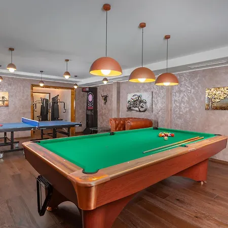 Awesome In With Heated Swimming Pool
