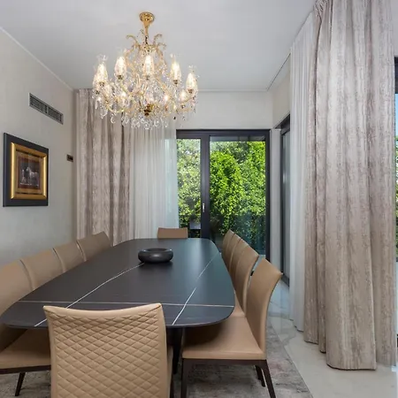 Awesome In With Heated Swimming Pool * Rijeka