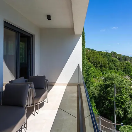 Awesome In With Heated Swimming Pool Holiday home Rijeka